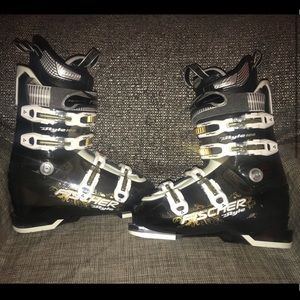 Fischer 7.5 ski boots perfect condition